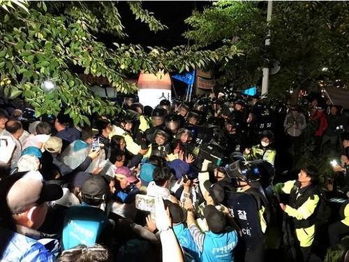 各地民众爆料新闻事件最新,“突发！民众爆料揭示XX地区最新重大事件真相”